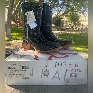 12 EE width men’s tin haul